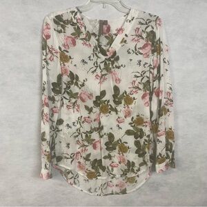 Brina & Em Small Lemmy V-Neck Top Stitch Fix Roll Tab Sleeve Cottagecore